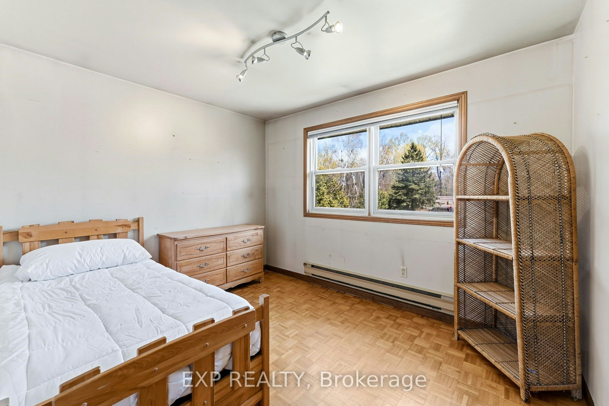 32 Louisa Street, Georgina, ON, L0E 1L0 - 26