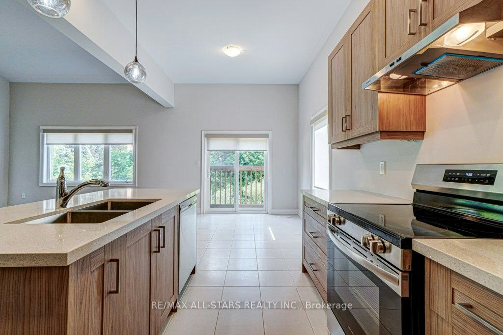 34 Hildred Cushing Way, Uxbridge, ON, L9P 0S1 - 18