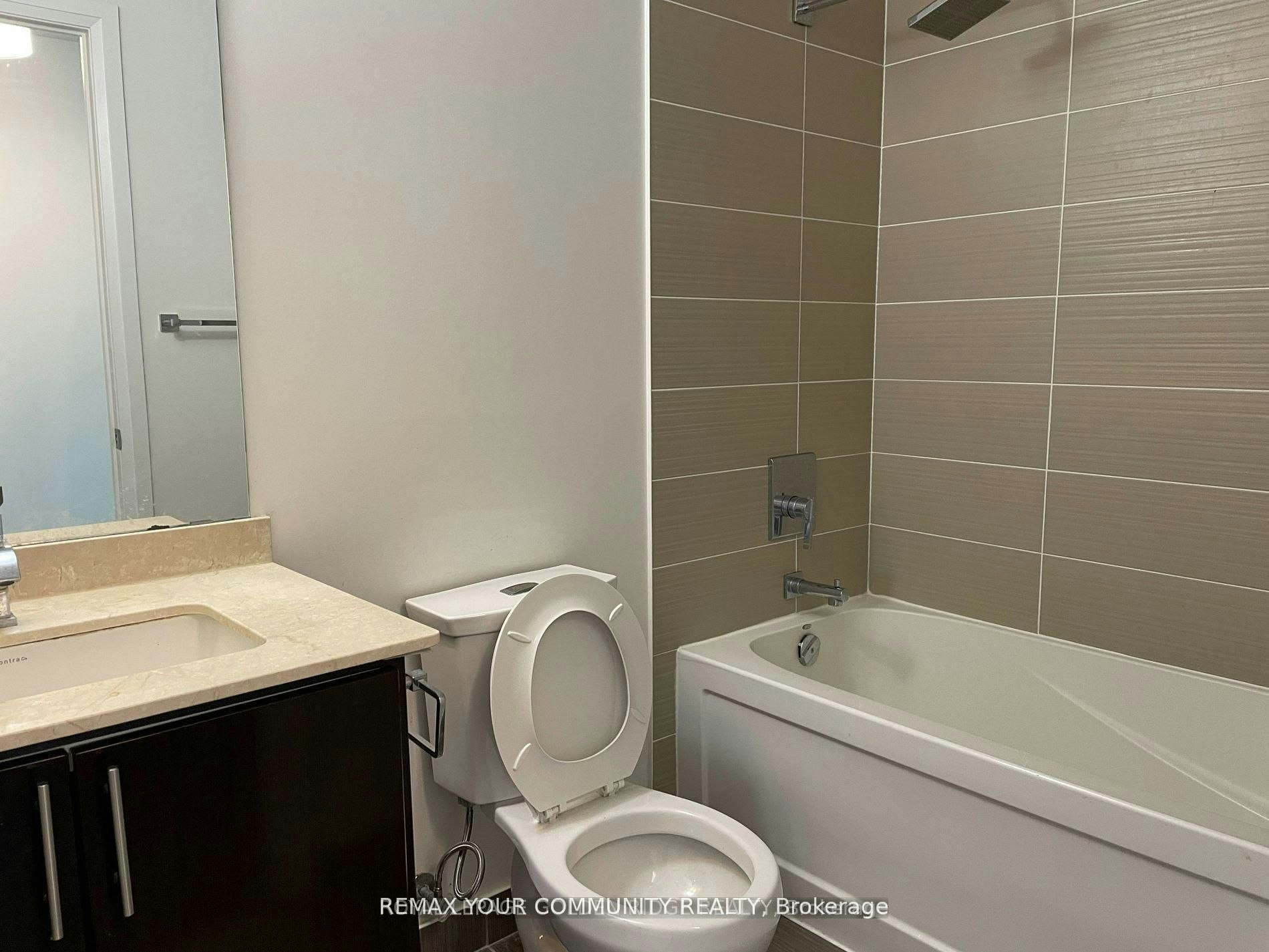 2231-7161 Yonge Street, Vaughan, ON, L3T 0C8 - 2