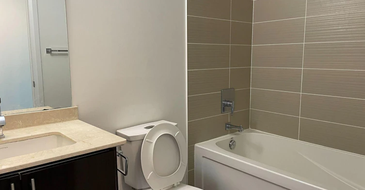 2231-7161 Yonge Street, Vaughan, ON, L3T 0C8 - 2