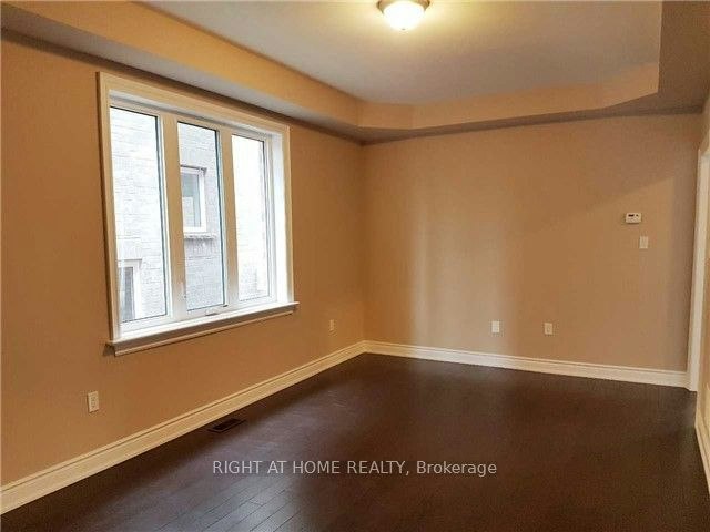 11 Richmond Park Drive, Georgina, ON, L4P 0H2 - 4