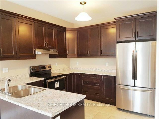11 Richmond Park Drive, Georgina, ON, L4P 0H2 - 6