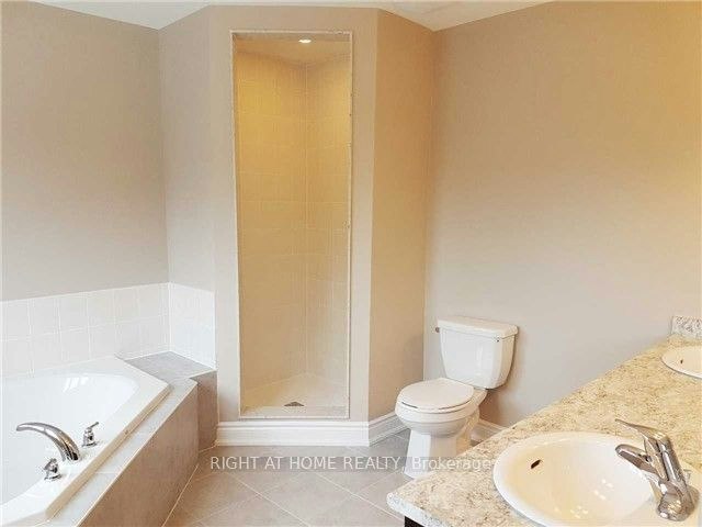 11 Richmond Park Drive, Georgina, ON, L4P 0H2 - 11
