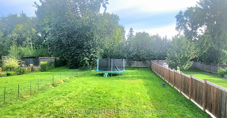 11 Richmond Park Drive, Georgina, ON, L4P 0H2 - 17