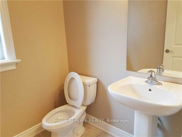 11 Richmond Park Drive, Georgina, ON, L4P 0H2 - 9