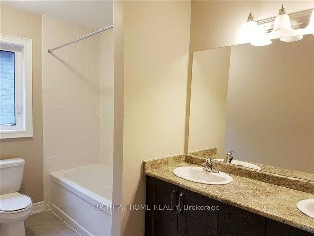 11 Richmond Park Drive, Georgina, ON, L4P 0H2 - 13