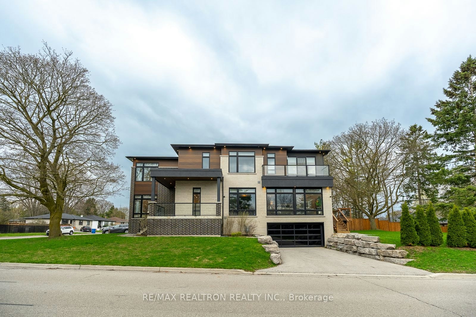 70 Collins Crescent, Aurora, ON, L4G 2W2