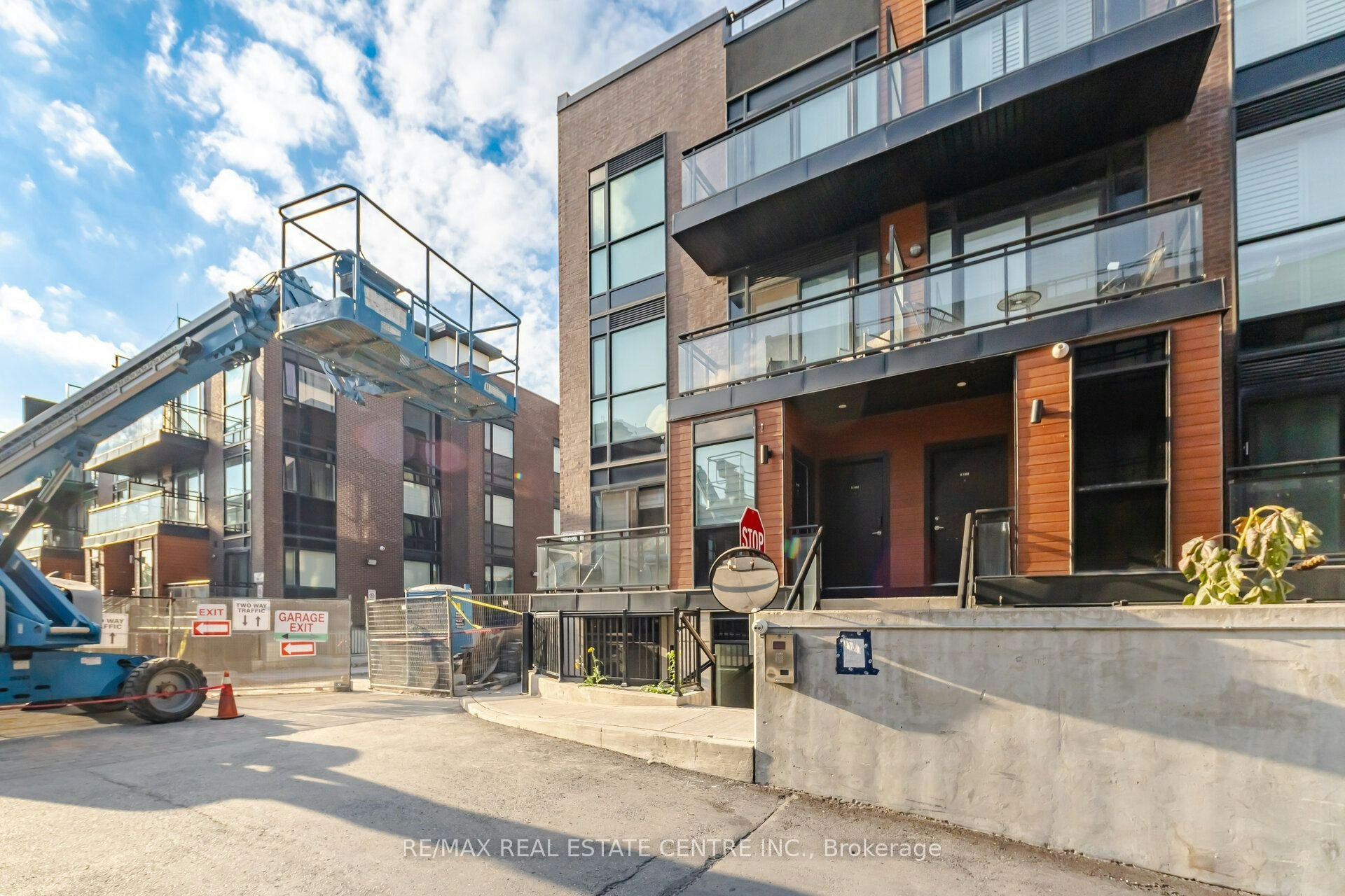1402-5279 Highway 7 N/A, Vaughan, ON, L4L 0J1