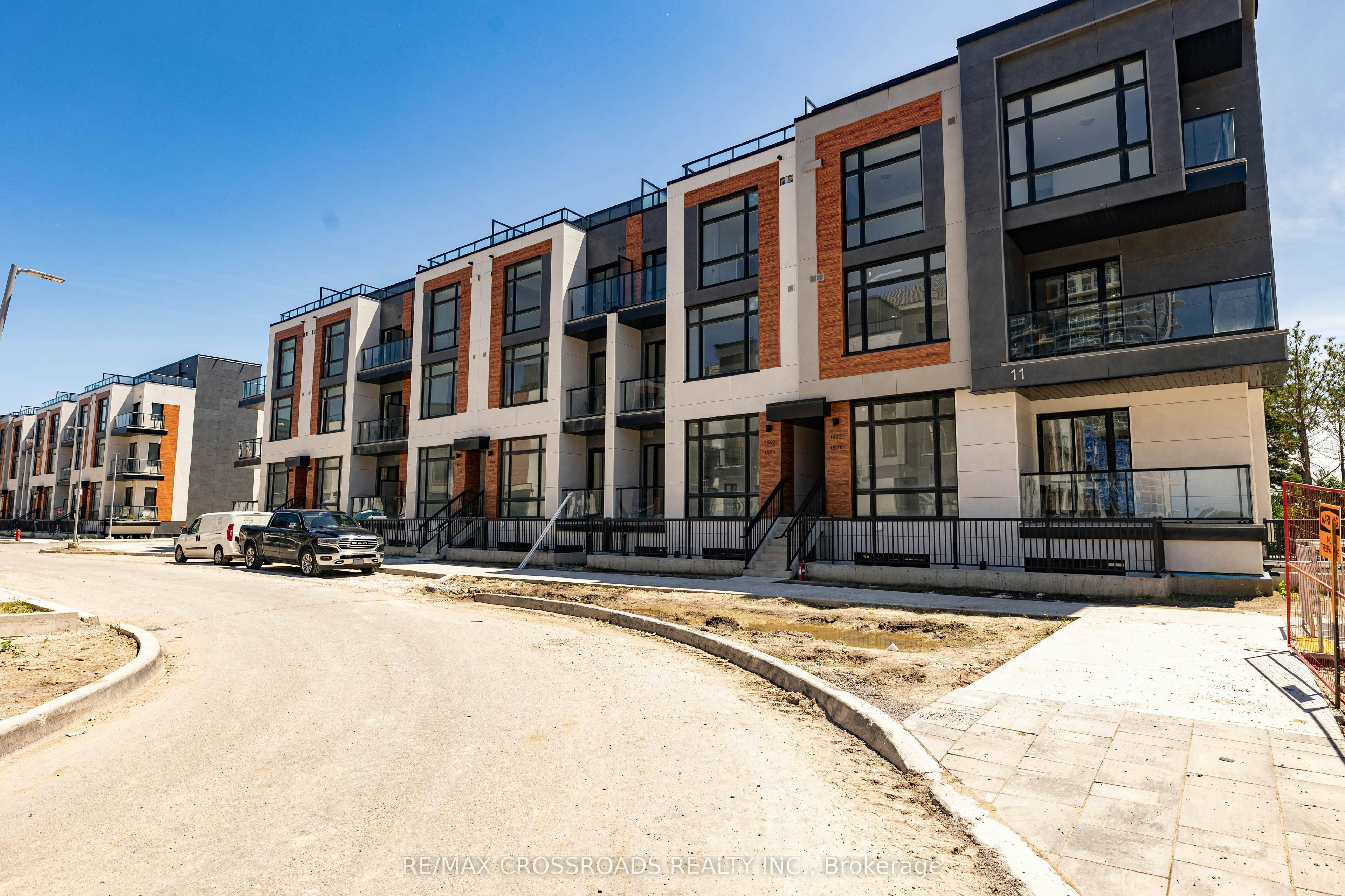 1503-11 David Eyer Road, Richmond Hill, ON, L4S 1M4
