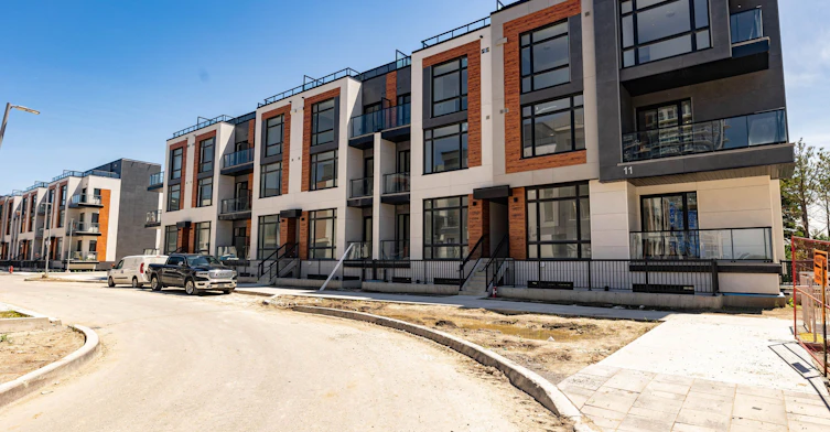 1503-11 David Eyer Road, Richmond Hill, ON, L4S 1M4