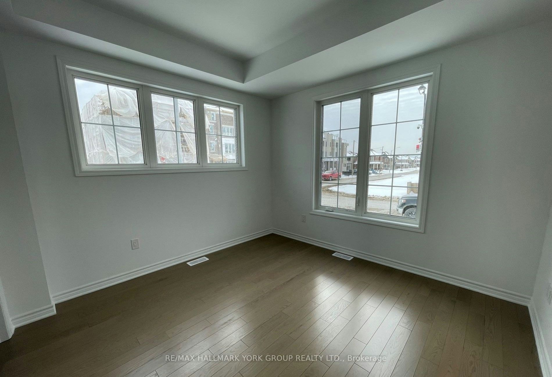 76 Greenridge Crescent, Markham, ON, L6C 3M1 - 2