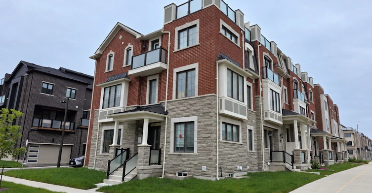 76 Greenridge Crescent, Markham, ON, L6C 3M1