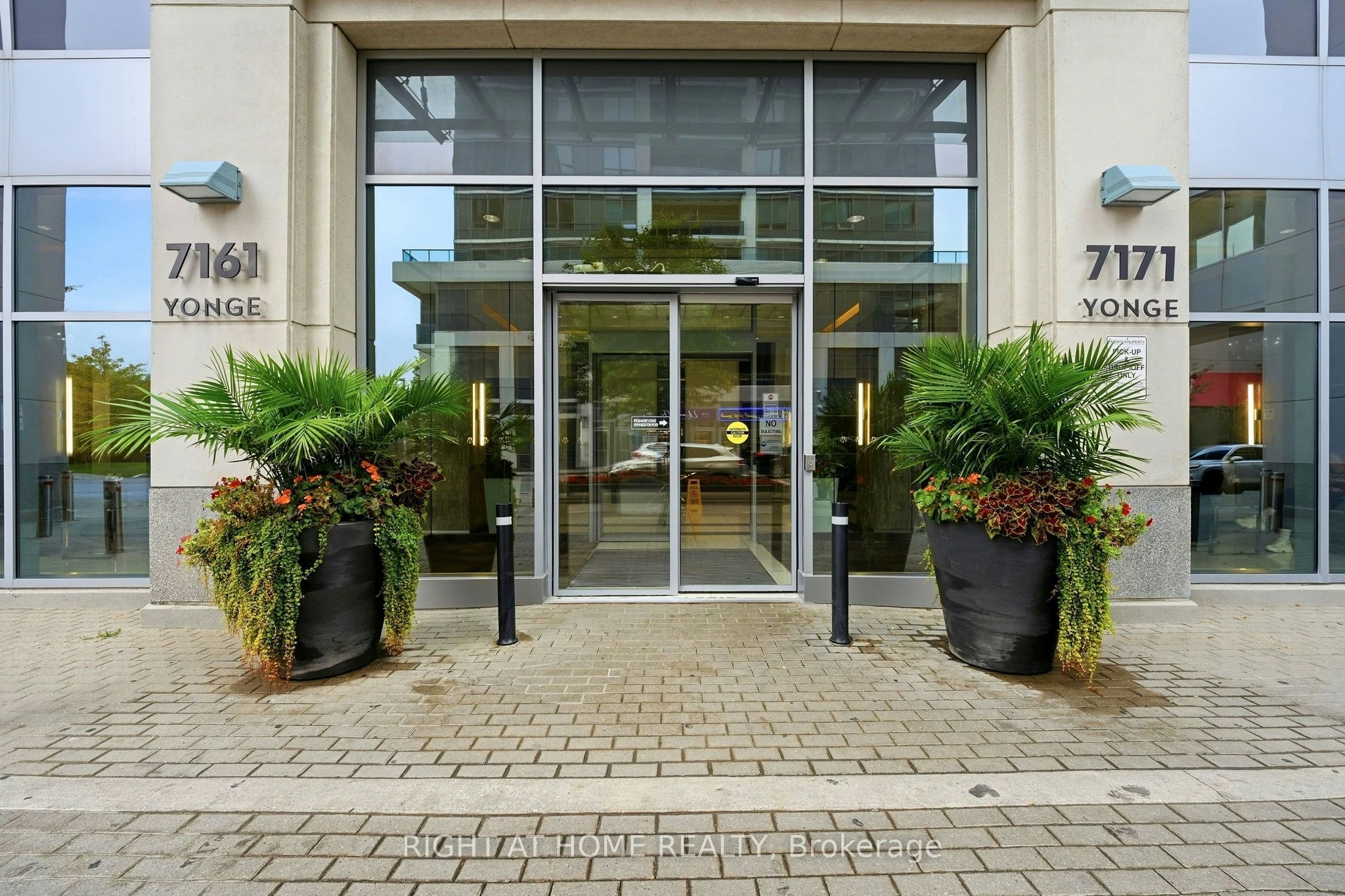 1702-7171 Yonge Street, Vaughan, ON, L3T 0C5