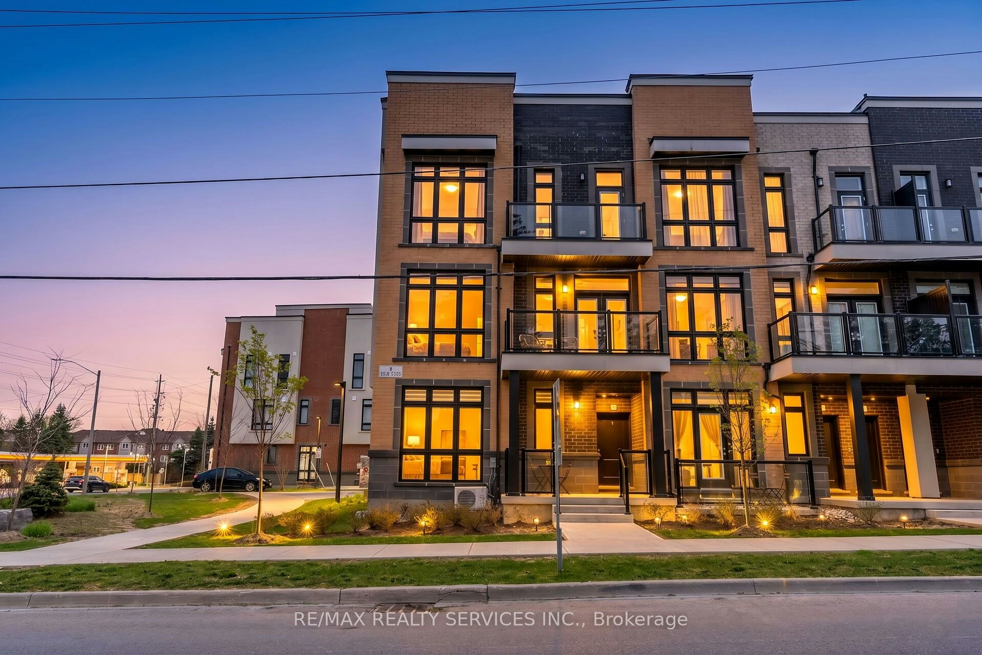 5-1 Bond Crescent, Richmond Hill, ON, L4E 1J4