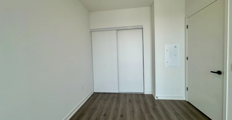 811-28 Interchange Way, Vaughan, ON, L4K 0P8 - 16