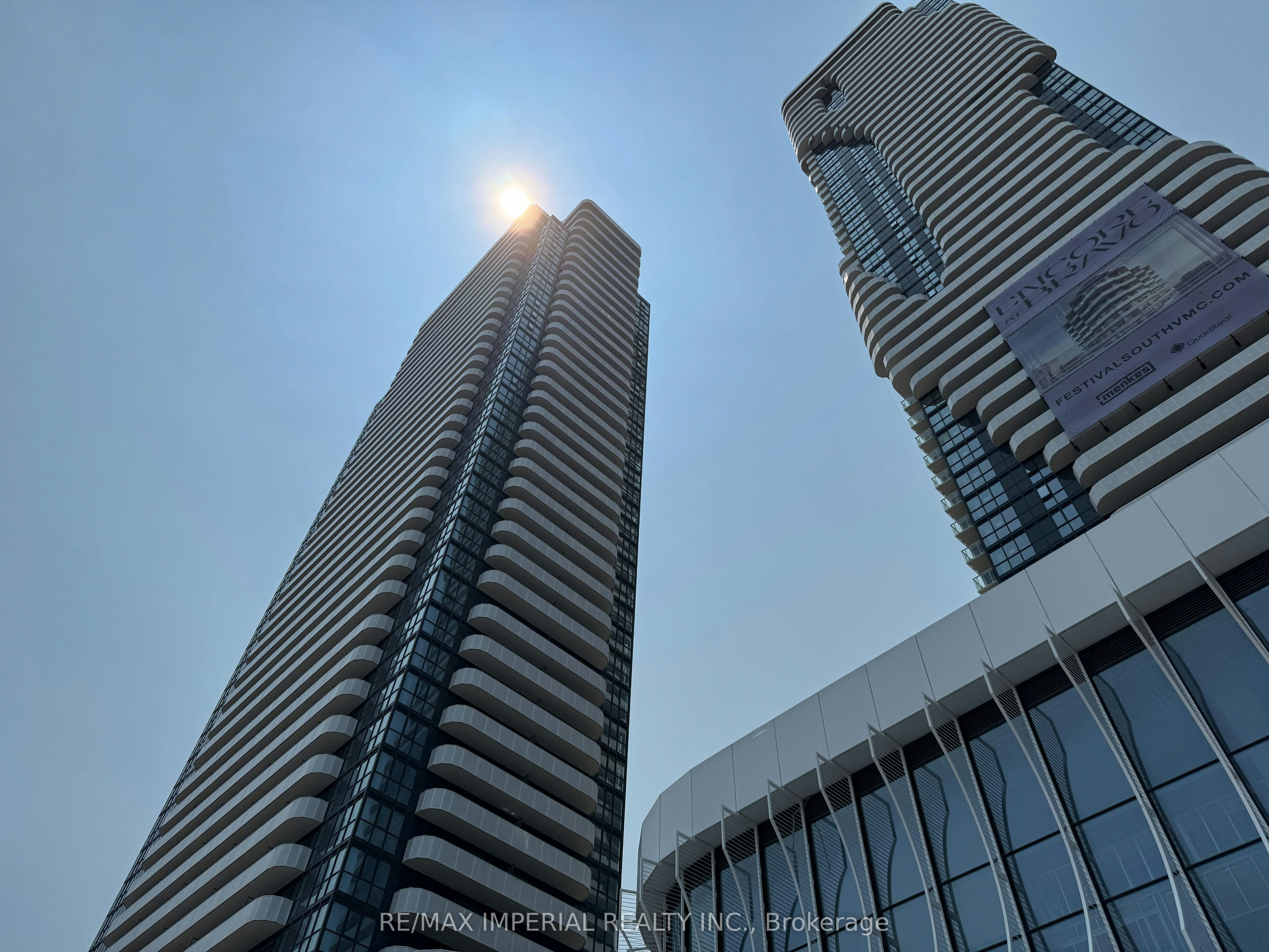 811-28 Interchange Way, Vaughan, ON, L4K 0P8 - 2