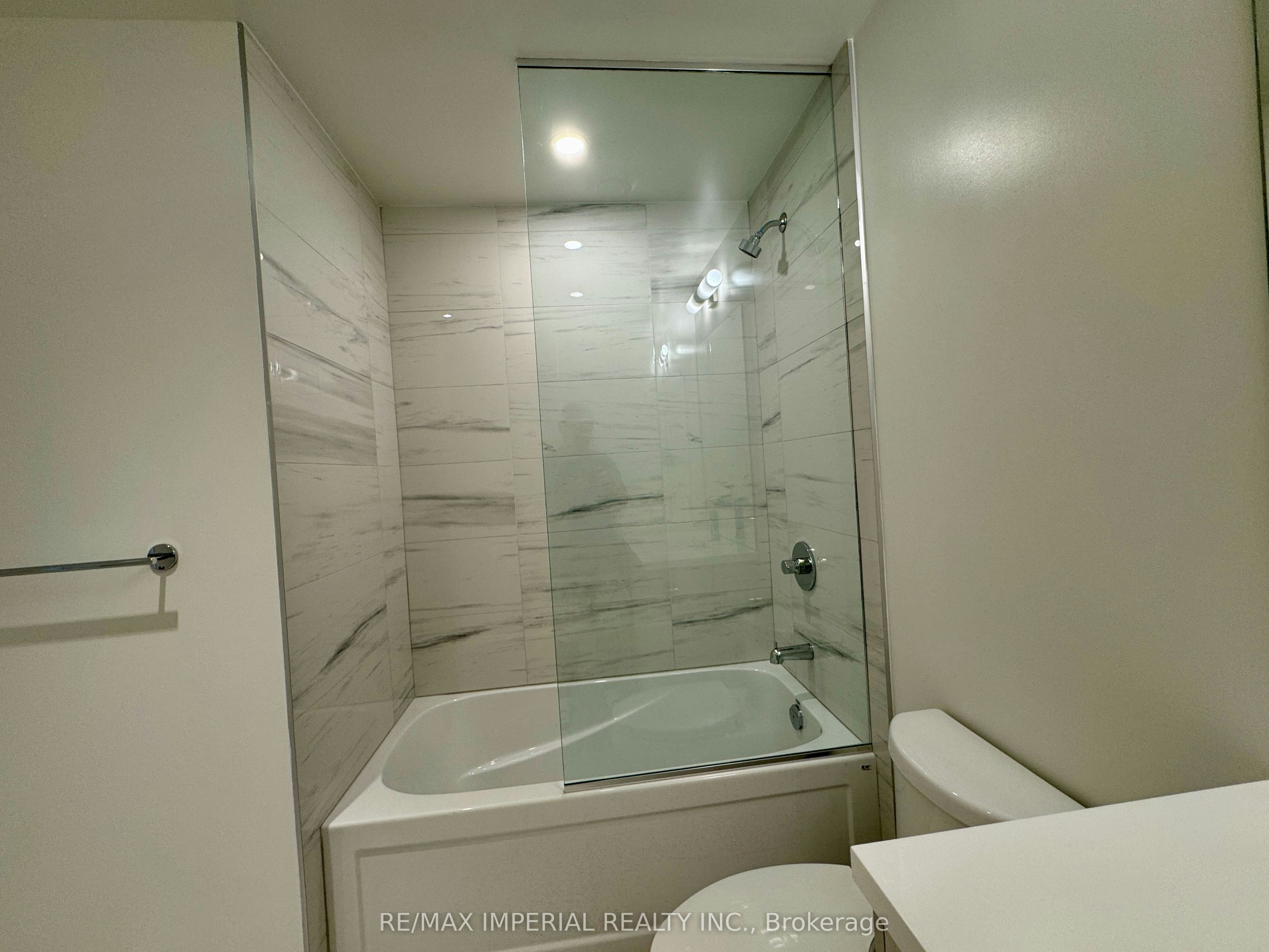 811-28 Interchange Way, Vaughan, ON, L4K 0P8 - 10