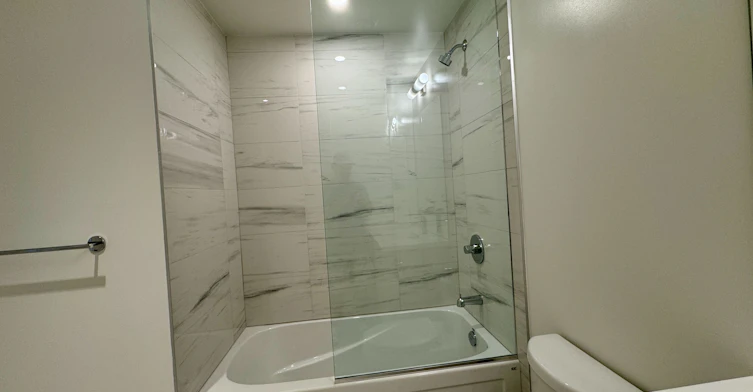 811-28 Interchange Way, Vaughan, ON, L4K 0P8 - 10
