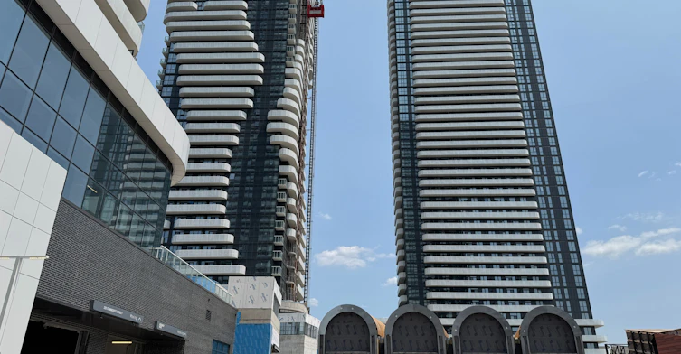 811-28 Interchange Way, Vaughan, ON, L4K 0P8