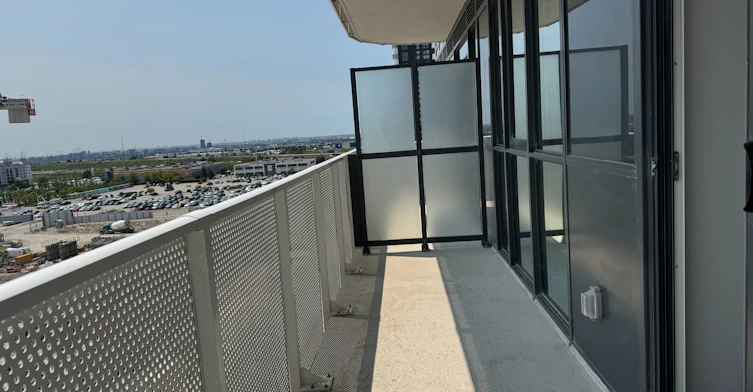 811-28 Interchange Way, Vaughan, ON, L4K 0P8 - 17