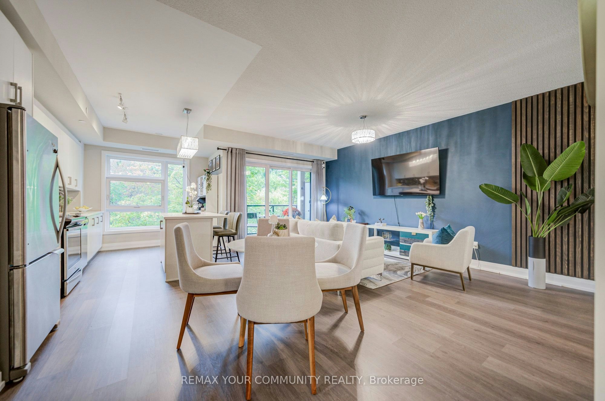 308-555 William Graham Drive, Aurora, ON, L4G 7C4