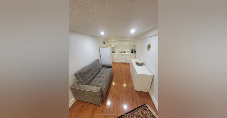 47 Drumern Crescent, Richmond Hill, ON, L4C 5H9 - 2