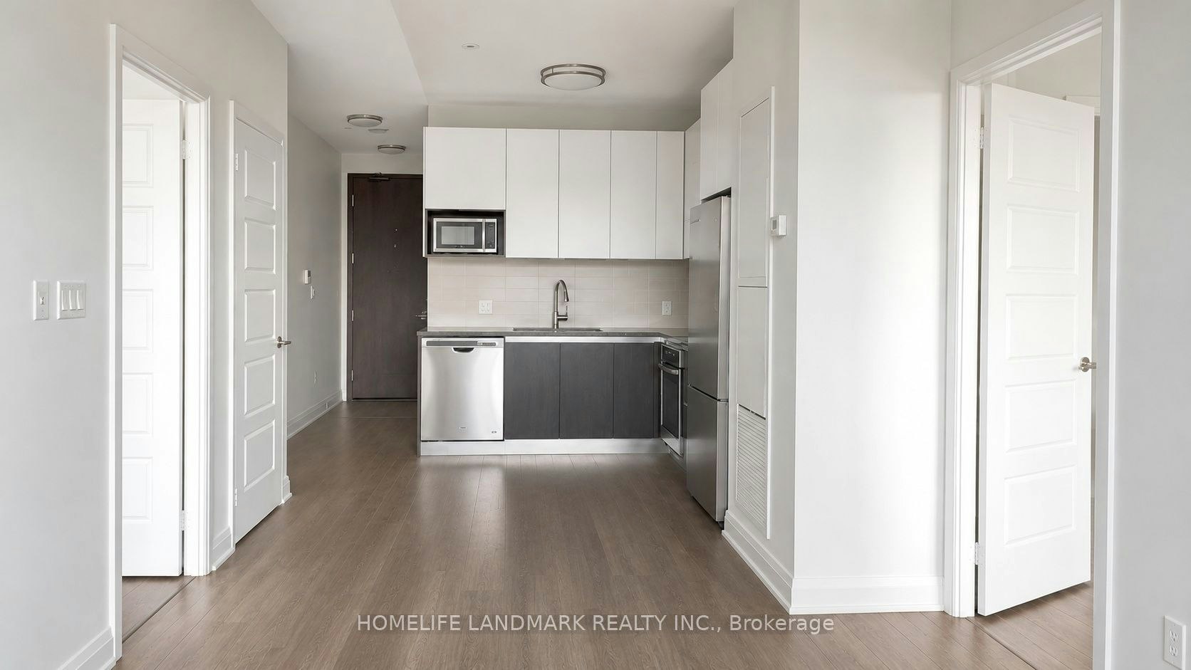 819-15 Water Walk Drive, Markham, ON, L6G 0G2