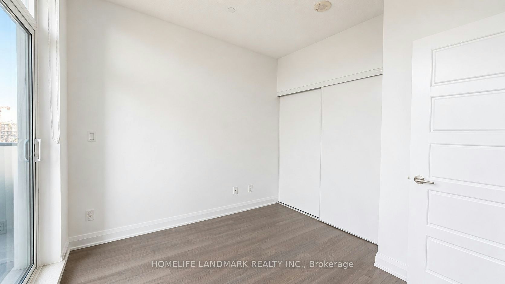 819-15 Water Walk Drive, Markham, ON, L6G 0G2 - 9