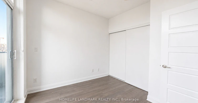 819-15 Water Walk Drive, Markham, ON, L6G 0G2 - 9