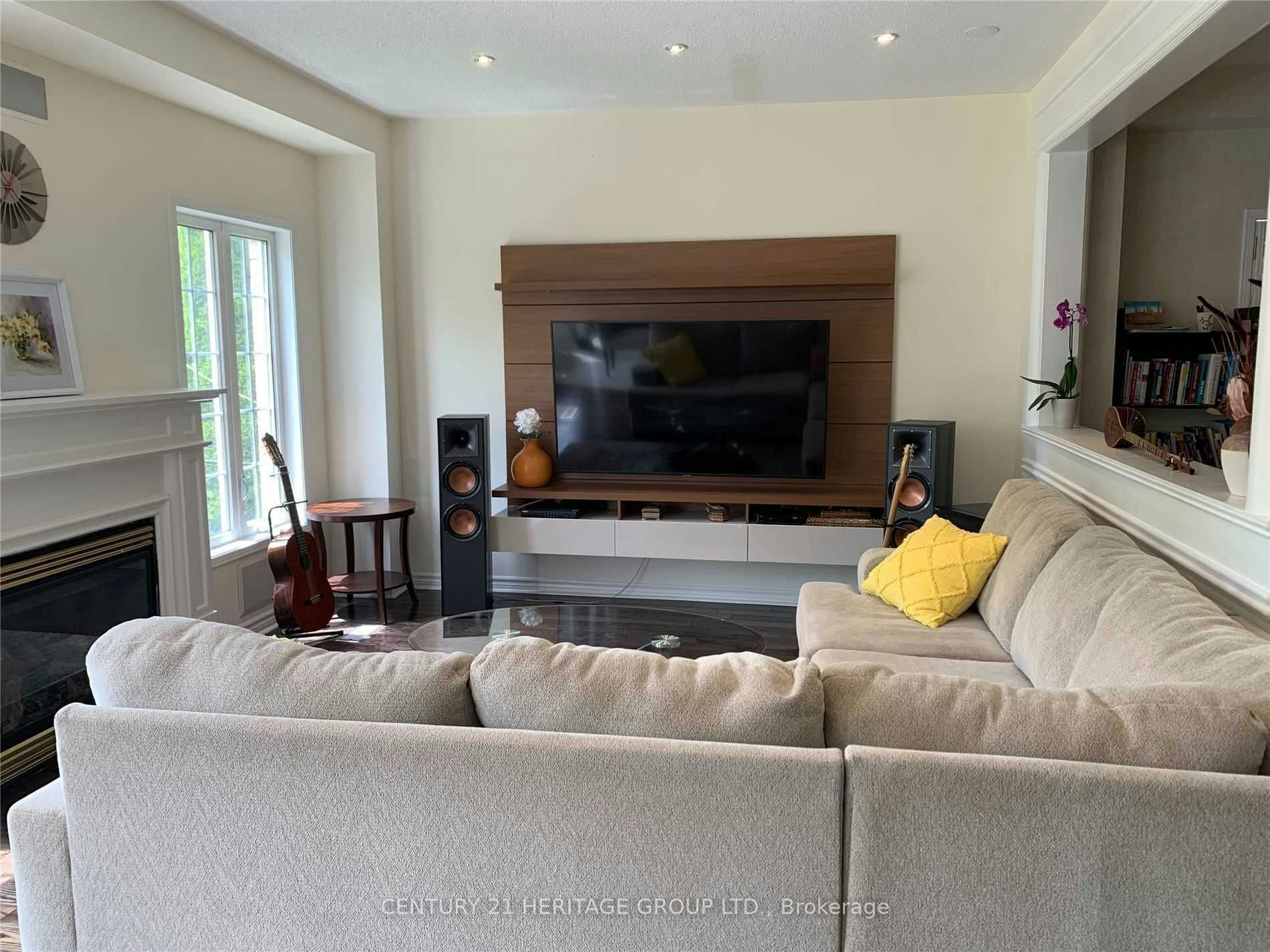 145 Old Colony Road, Richmond Hill, ON, L4E 5C7 - 2