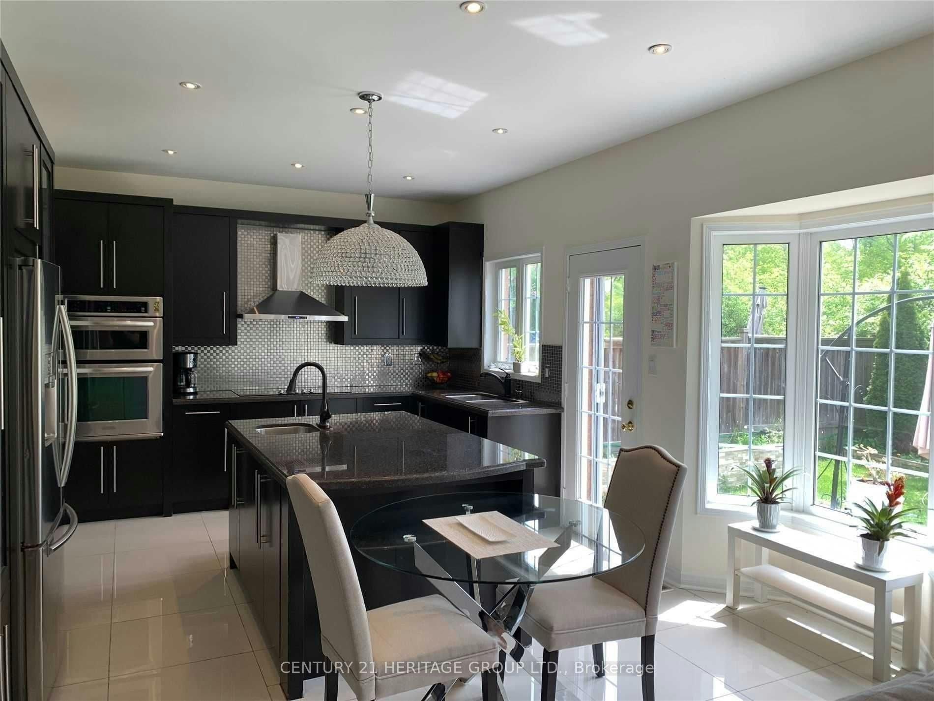 145 Old Colony Road, Richmond Hill, ON, L4E 5C7 - 5