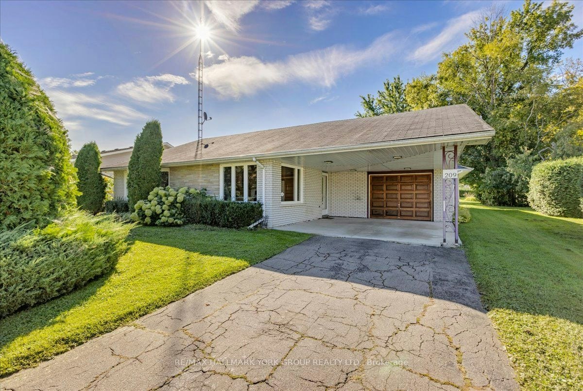 209 South Channel Drive, Georgina, ON, L4P 2N4
