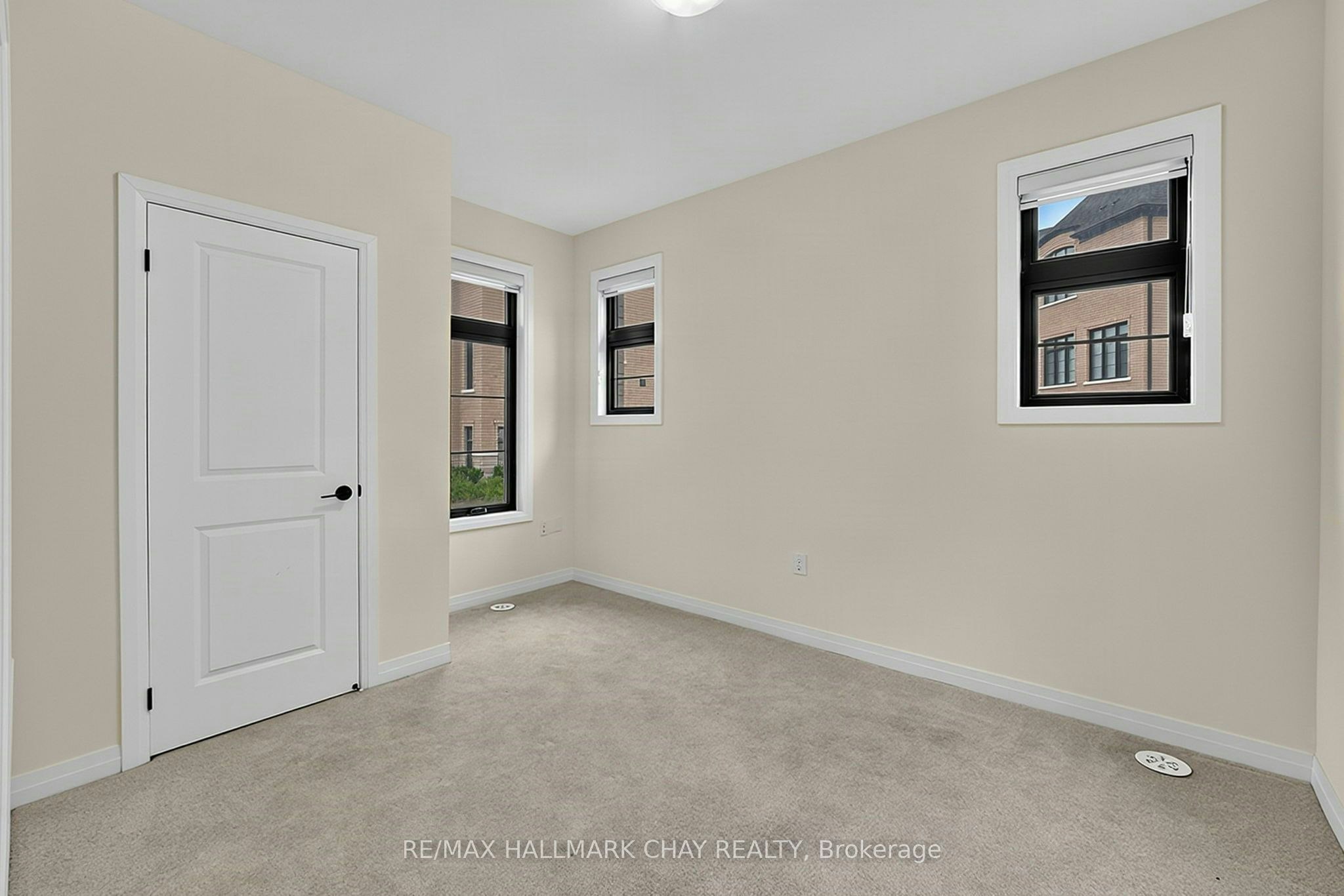 121 De La Roche Drive, Vaughan, ON, L4H 5A3 - 2