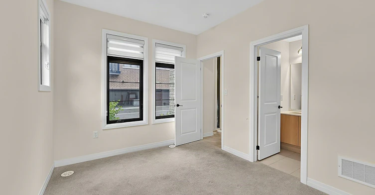 121 De La Roche Drive, Vaughan, ON, L4H 5A3 - 3