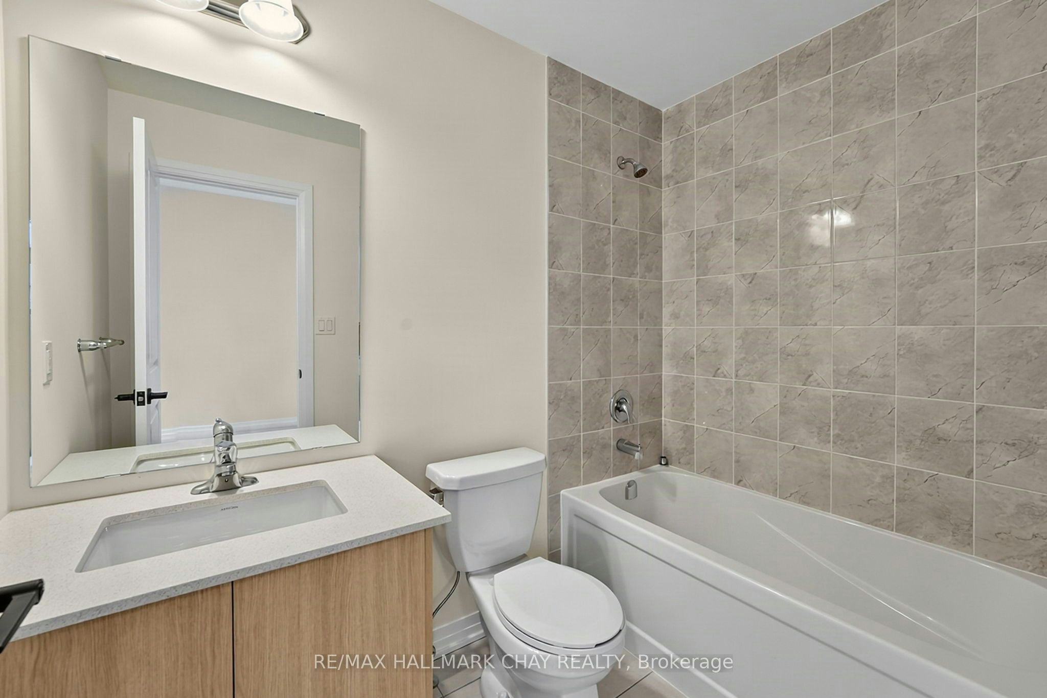 121 De La Roche Drive, Vaughan, ON, L4H 5A3 - 4