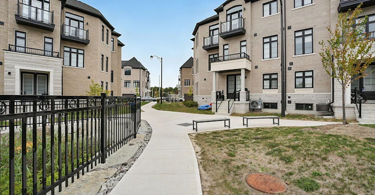 121 De La Roche Drive, Vaughan, ON, L4H 5A3 - 31