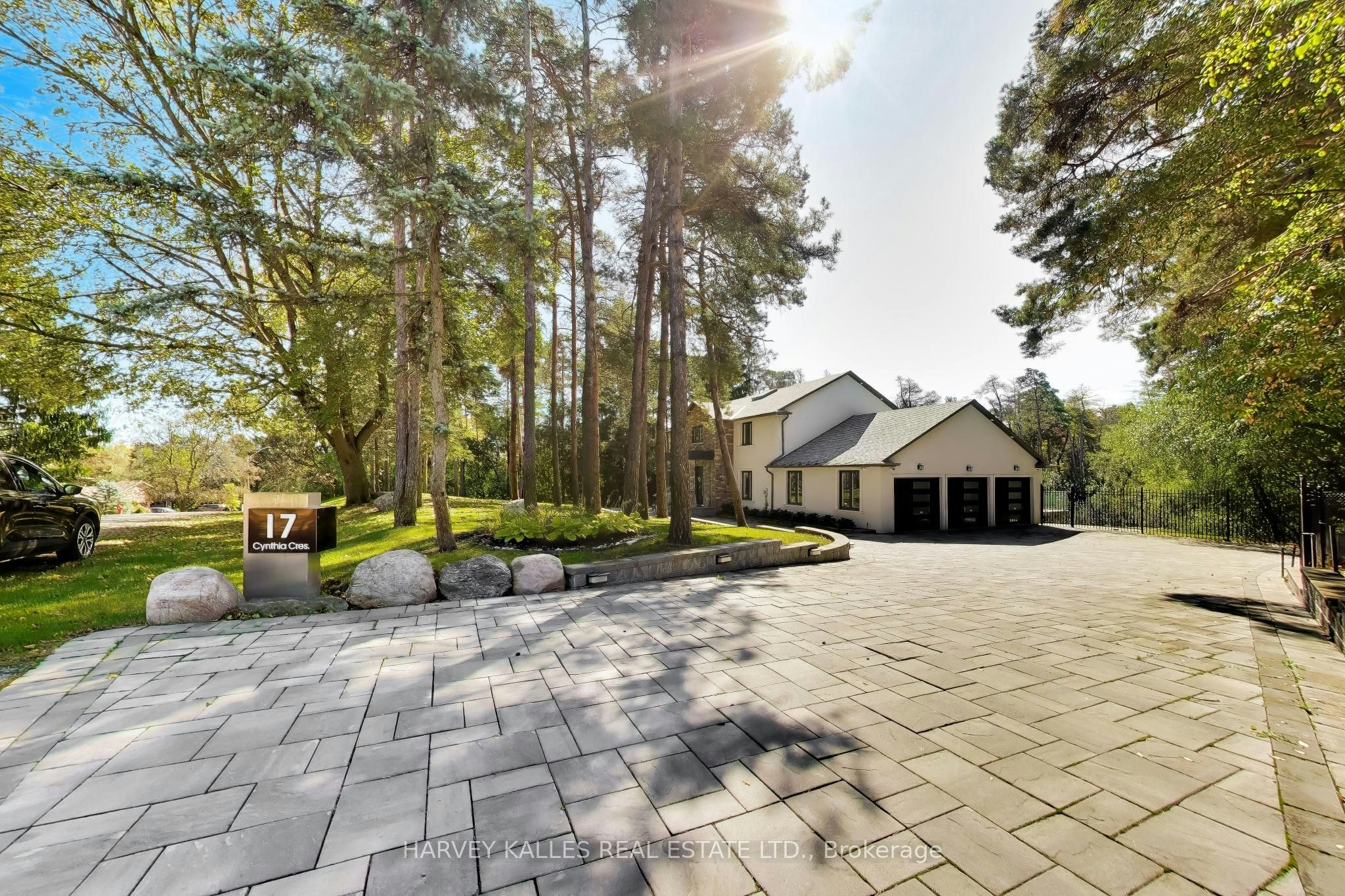 17 Cynthia Crescent, Richmond Hill, ON, L4E 2P8