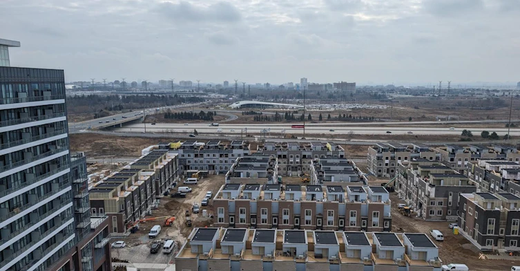 1706-38 Honeycrisp Crescent, Vaughan, ON, L4K 0M8 - 5