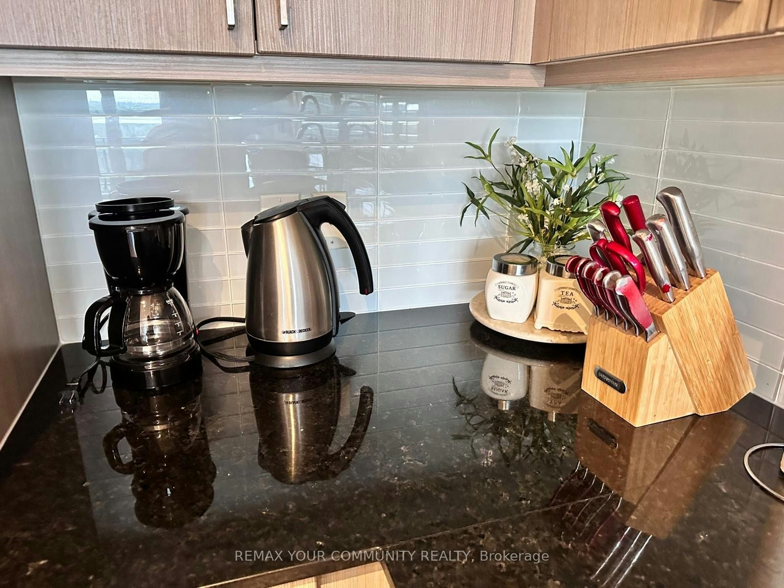 807B-9600 Yonge Street, Richmond Hill, ON, L4C 0X3 - 4