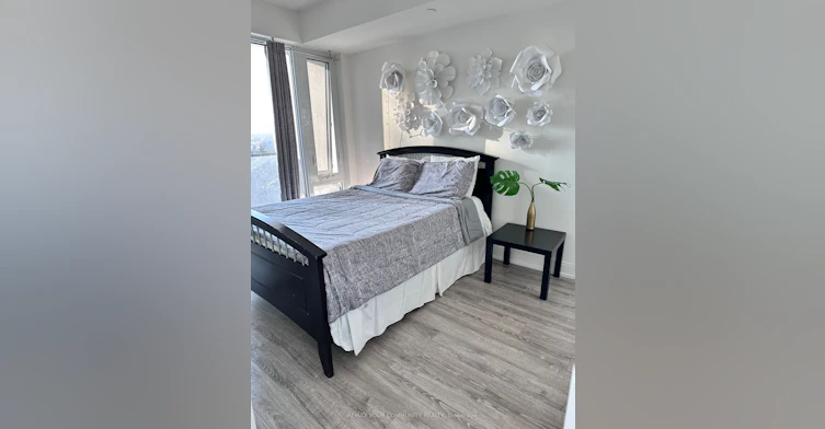 807B-9600 Yonge Street, Richmond Hill, ON, L4C 0X3 - 11