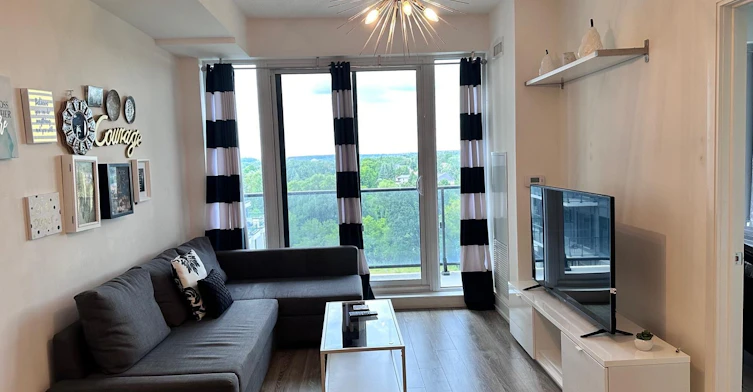 807B-9600 Yonge Street, Richmond Hill, ON, L4C 0X3