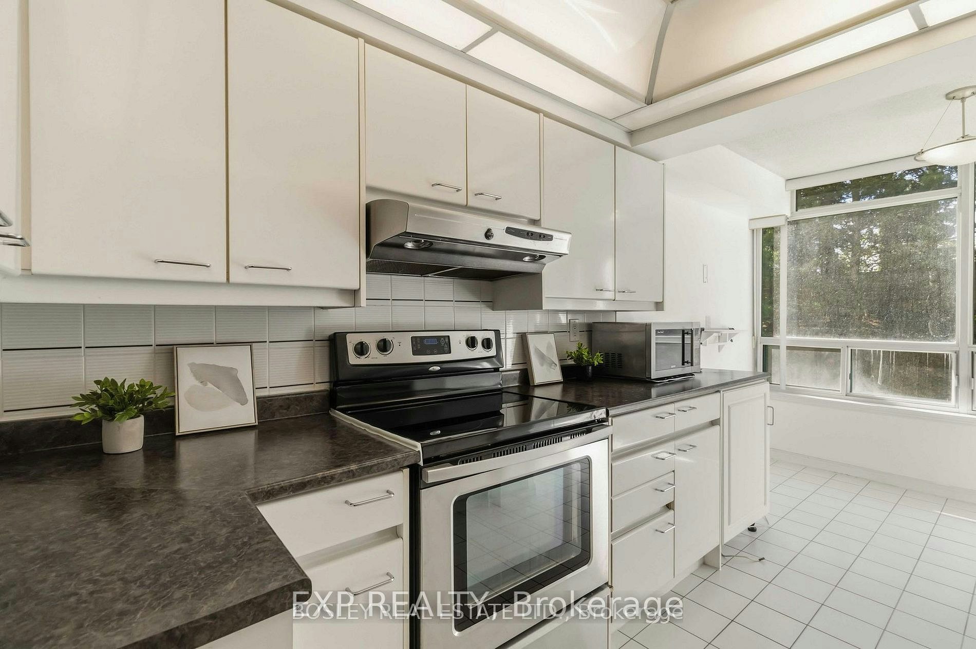 206-7250 Yonge Street, Vaughan, ON, L4J 7X1 - 10