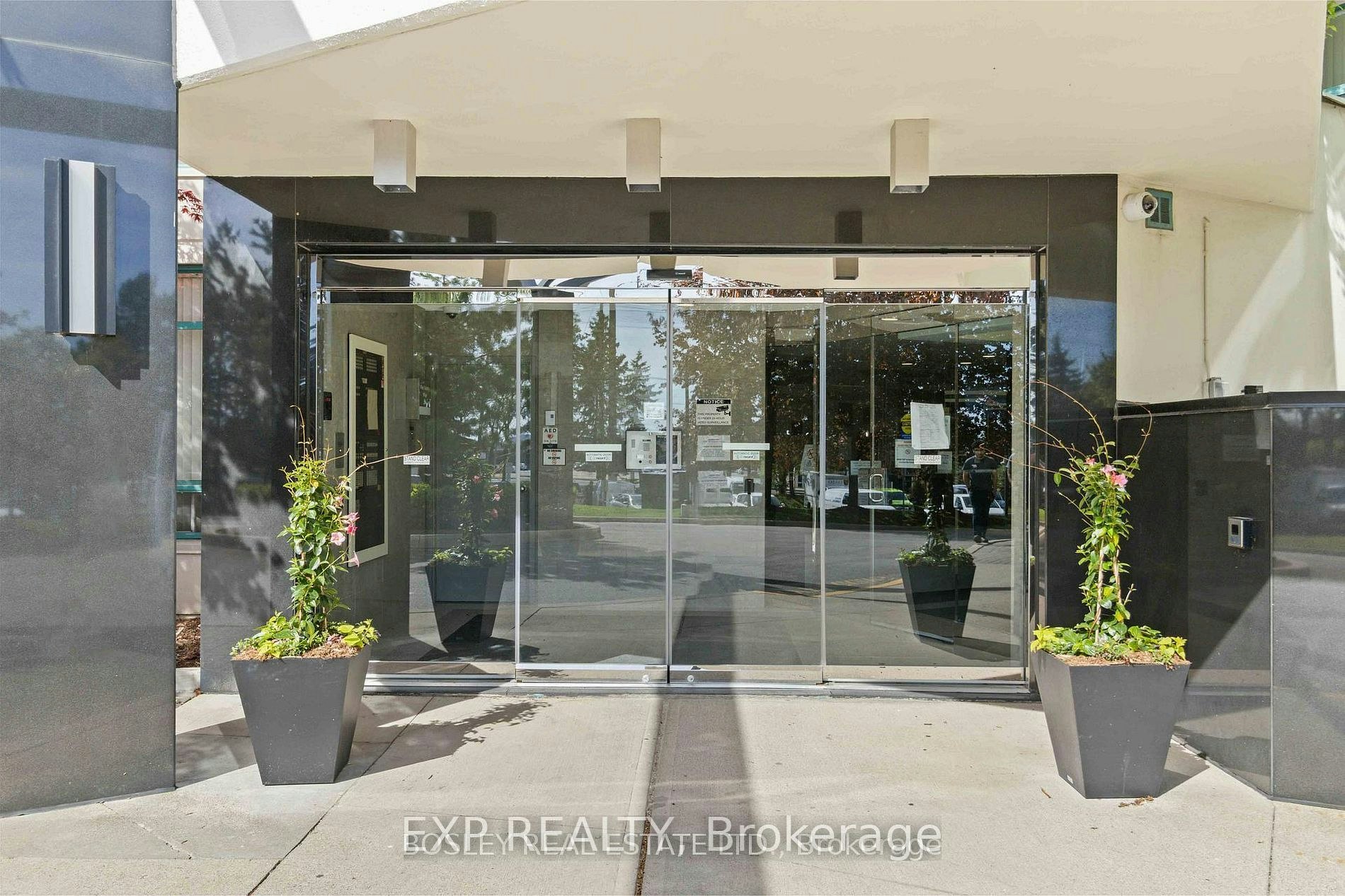 206-7250 Yonge Street, Vaughan, ON, L4J 7X1 - 2