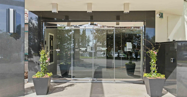 206-7250 Yonge Street, Vaughan, ON, L4J 7X1 - 2