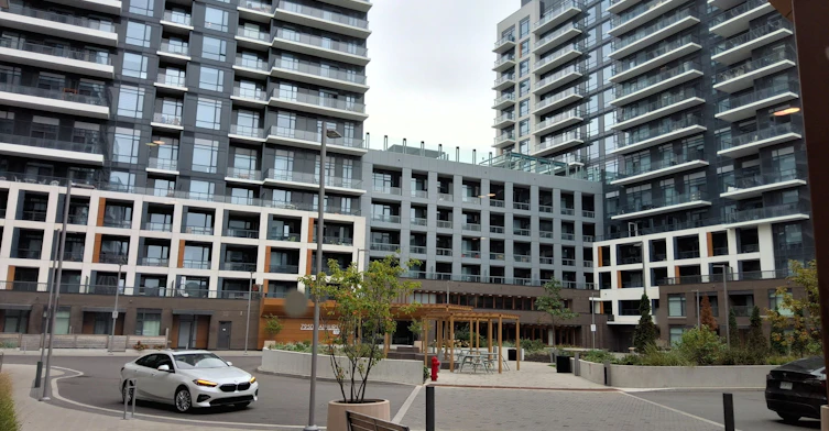 C701-8 Beverley Glen Boulevard, Vaughan, ON, L4J 0L5 - 2