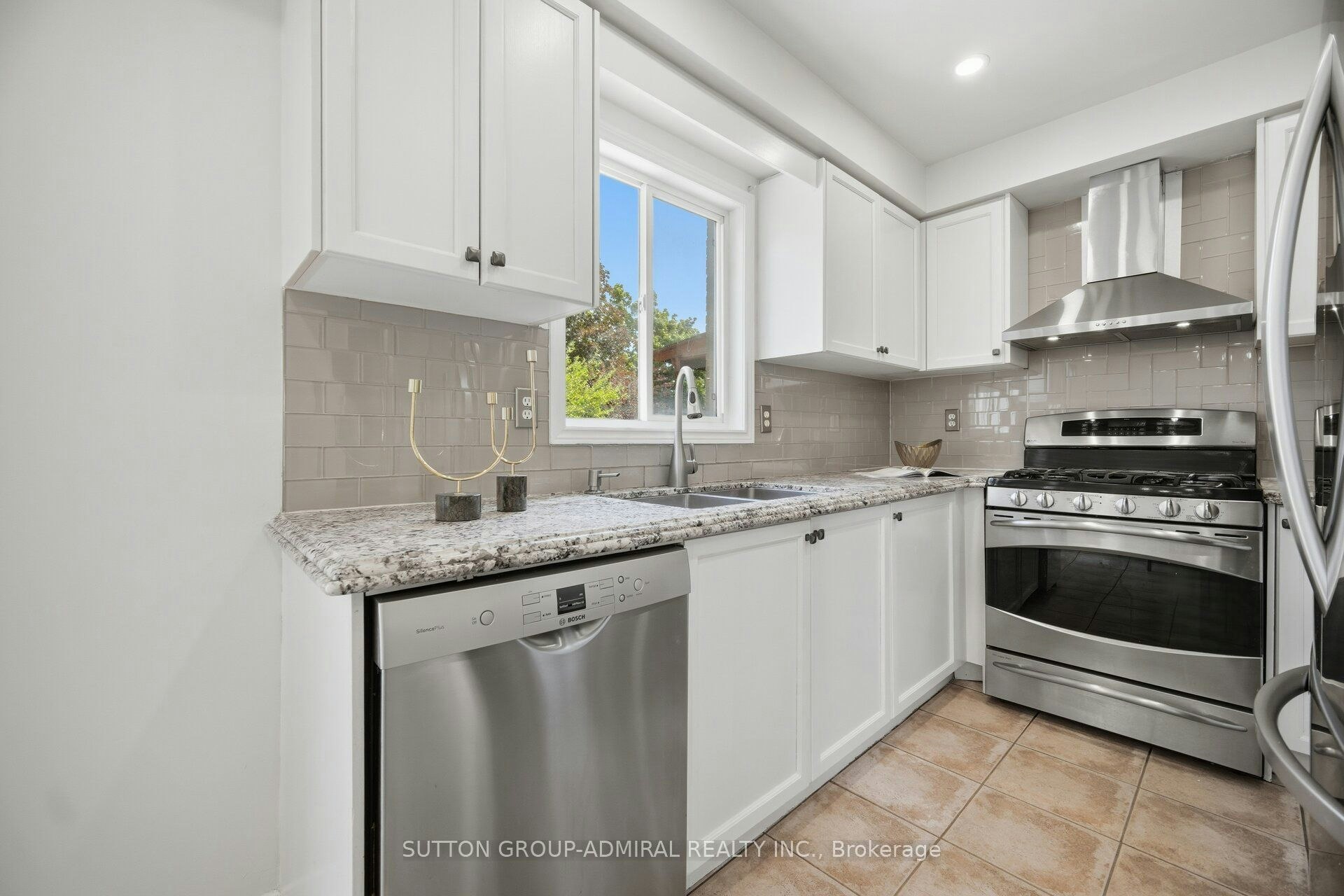 187 Red Maple Road, Richmond Hill, ON, L4B 4S6 - 13