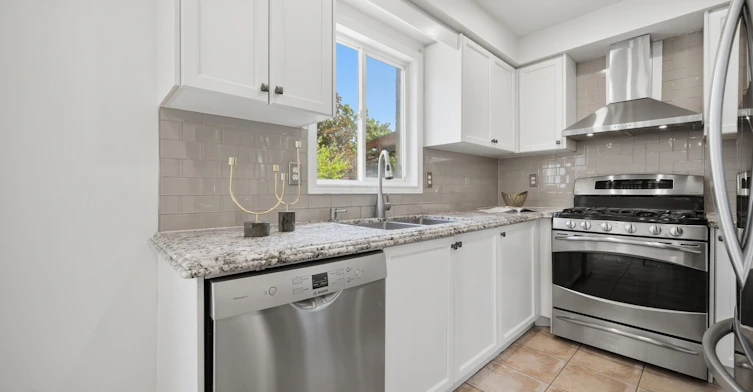 187 Red Maple Road, Richmond Hill, ON, L4B 4S6 - 13