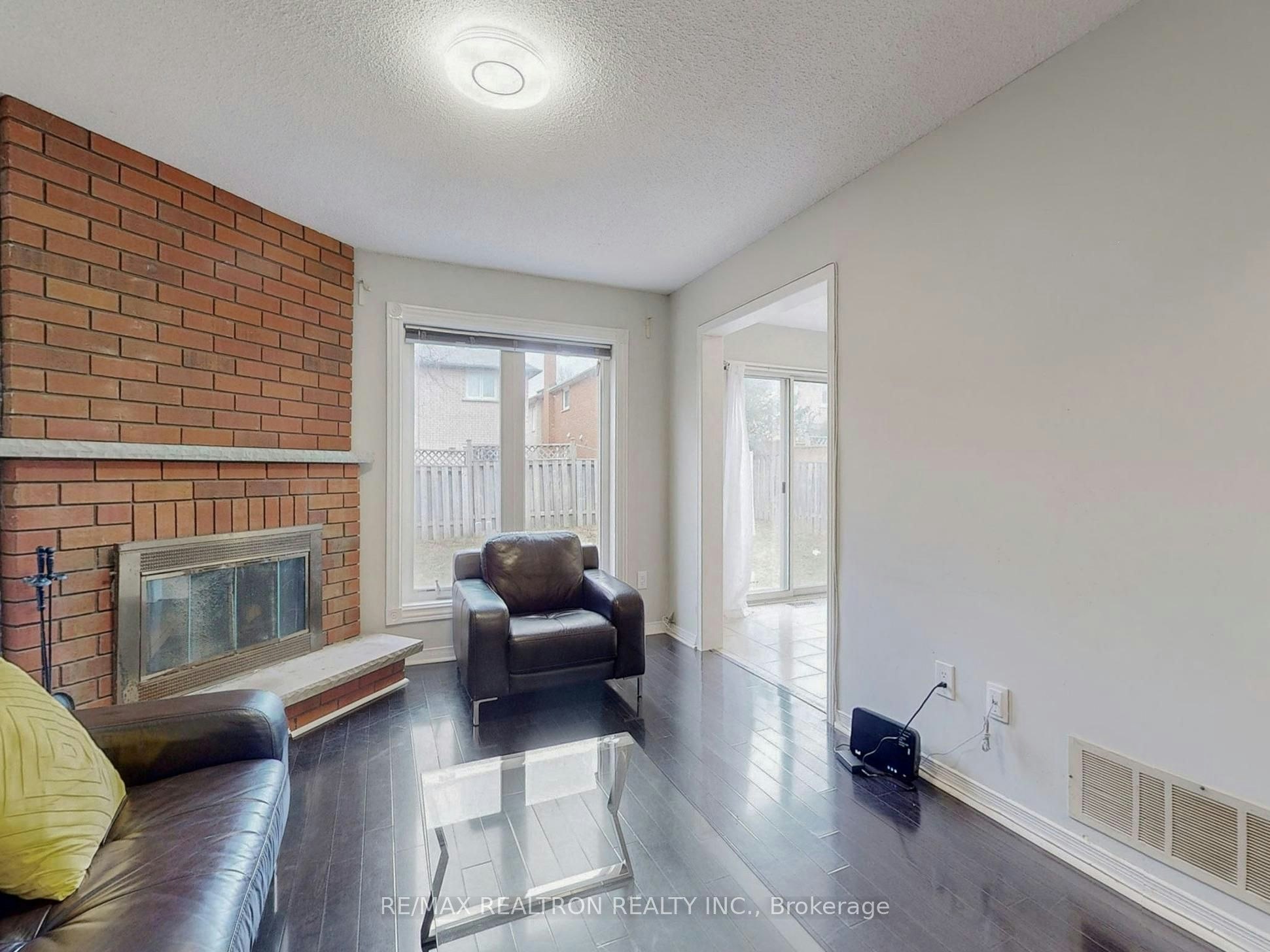 Upper-8 Estoril Street, Richmond Hill, ON, L4C 0B9 4