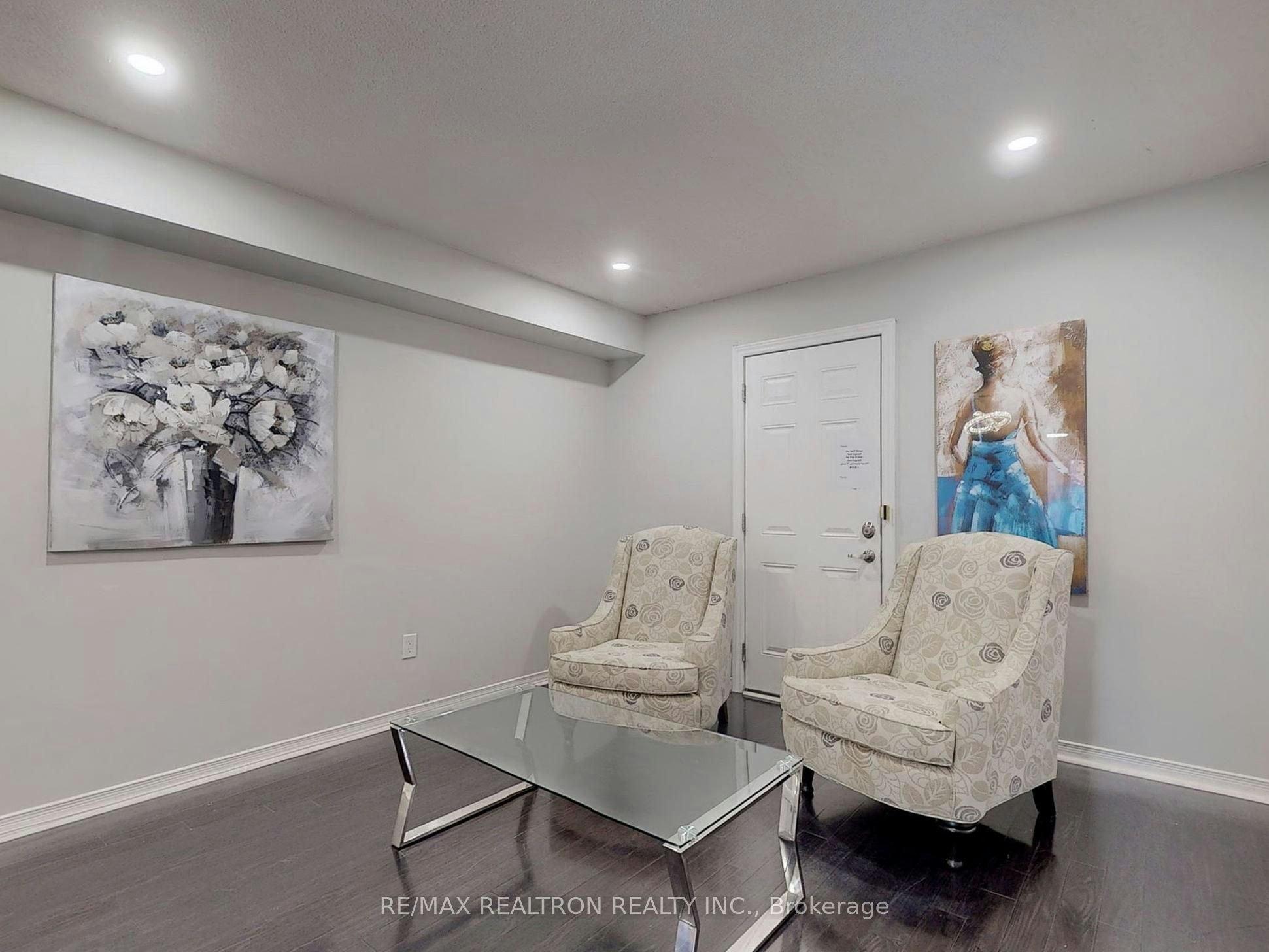 Upper-8 Estoril Street, Richmond Hill, ON, L4C 0B9 5