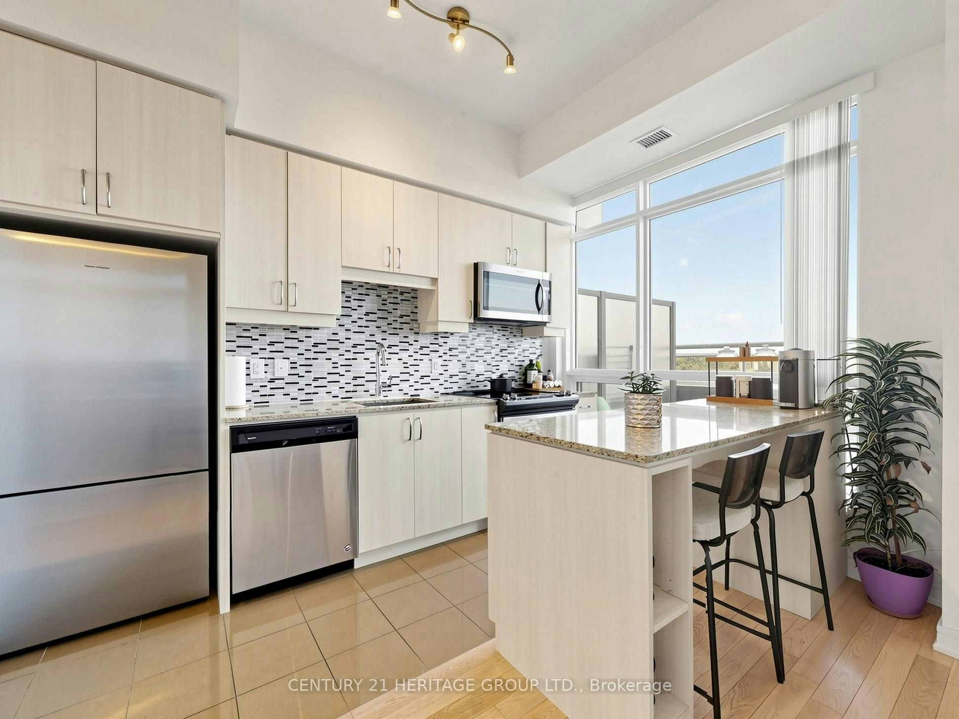 815-9205 Yonge Street, Richmond Hill, ON, L4C 1V5 - 11